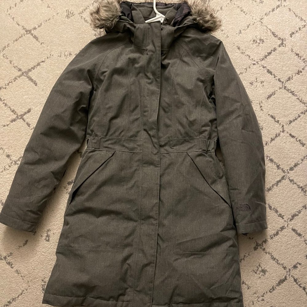 The North Face Women’s Arctic Parka | Gray | STYLE CC13